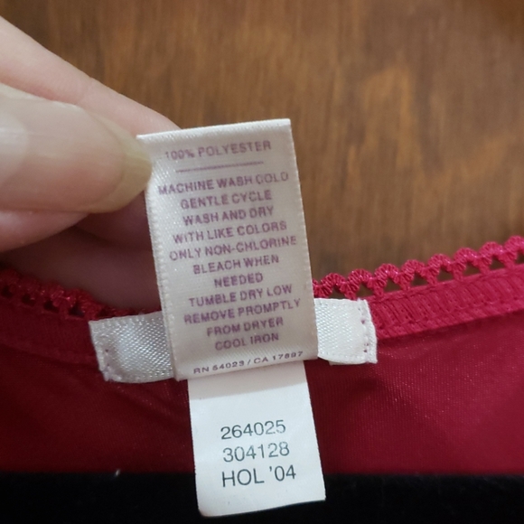 Satin feeling/looking magenta Old Navy Top XLarge - Picture 7 of 12